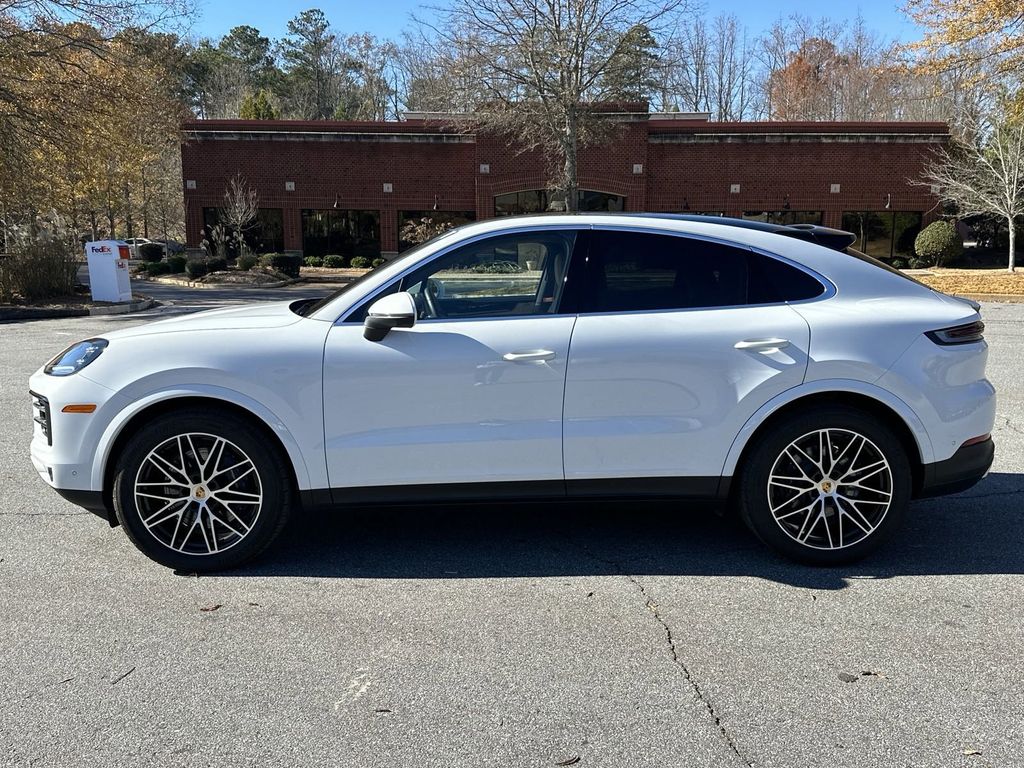 2024 Porsche Cayenne Coupe Base 5