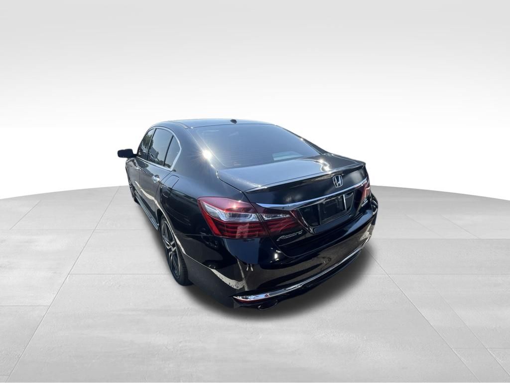 Used 2016 Black Honda Touring image 18
