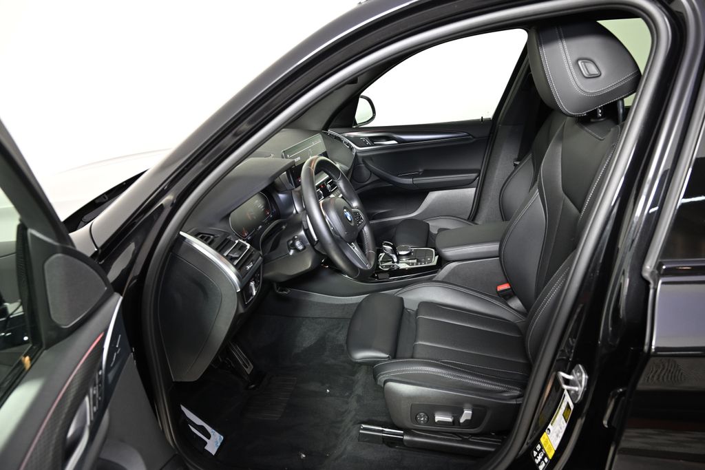 Thumbnail: 2023 BMW X3 - 14