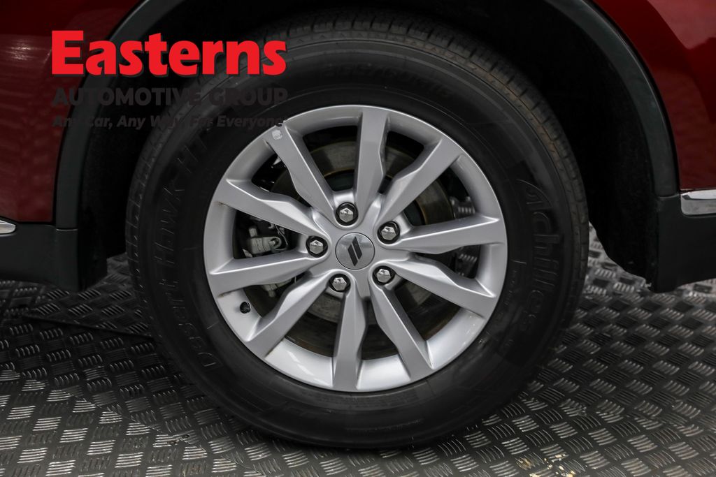 Used 2023 Red Dodge SXT image 31