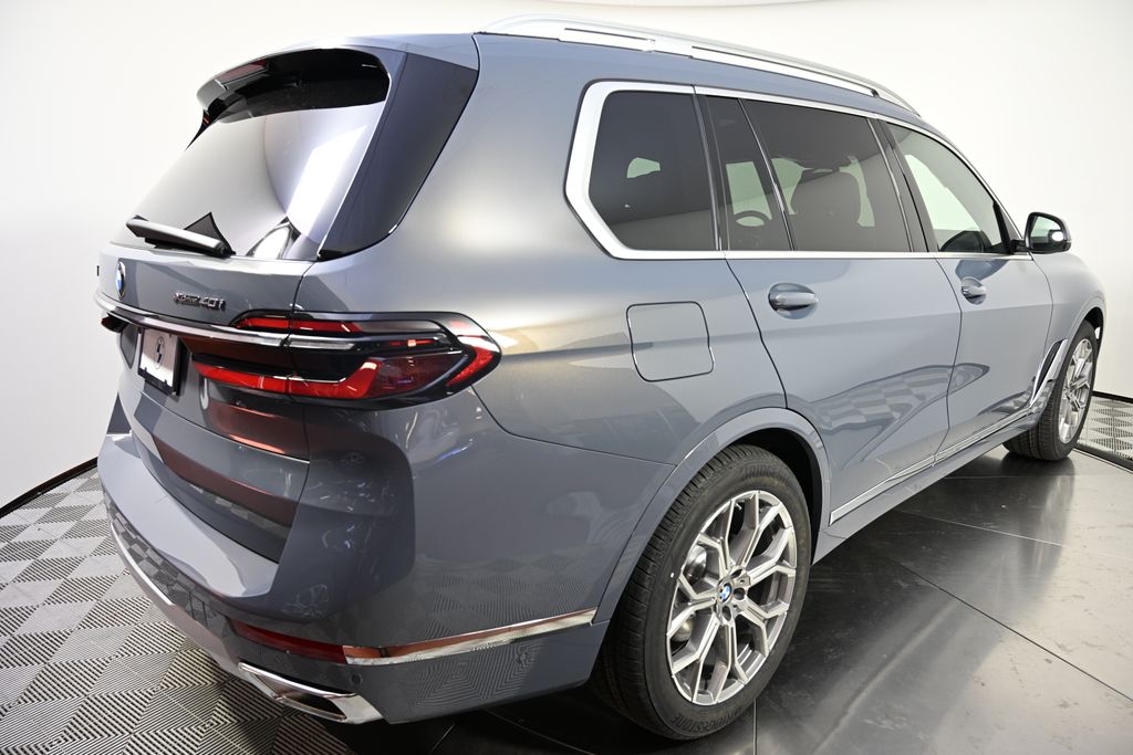 2025 BMW X7 xDrive40i 5