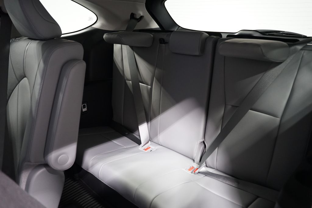 2025 Toyota Highlander Limited 32