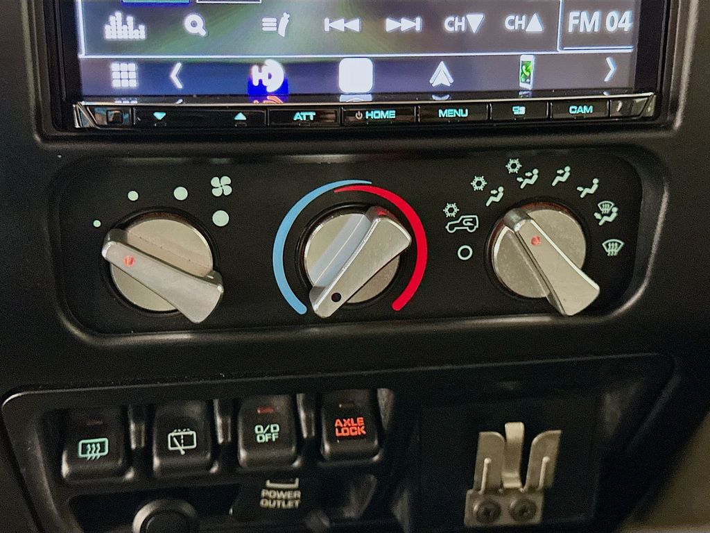 Thumbnail: 2004 Jeep Wrangler - 15