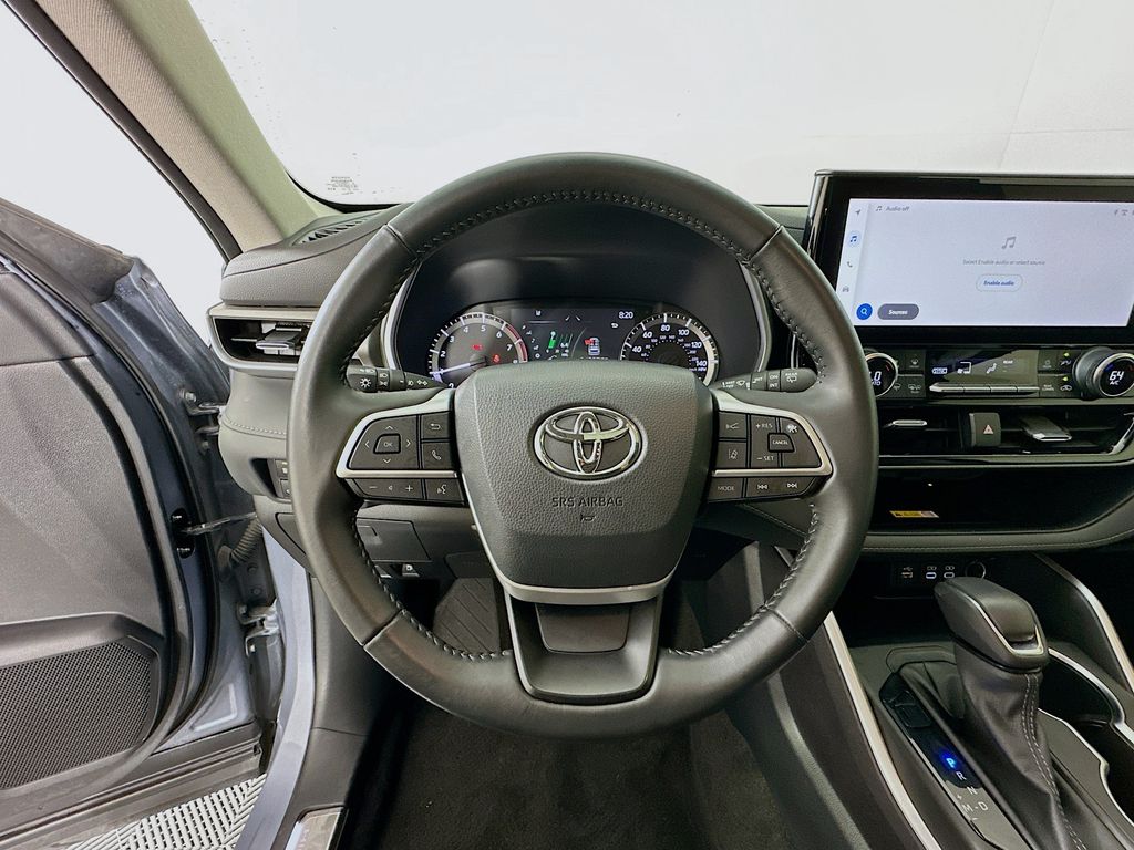 2023 Toyota Highlander XLE 11