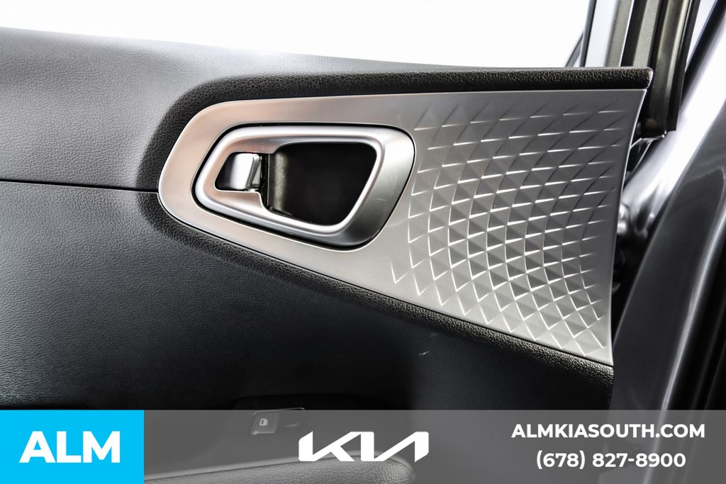 2023 Kia Soul LX photo 42