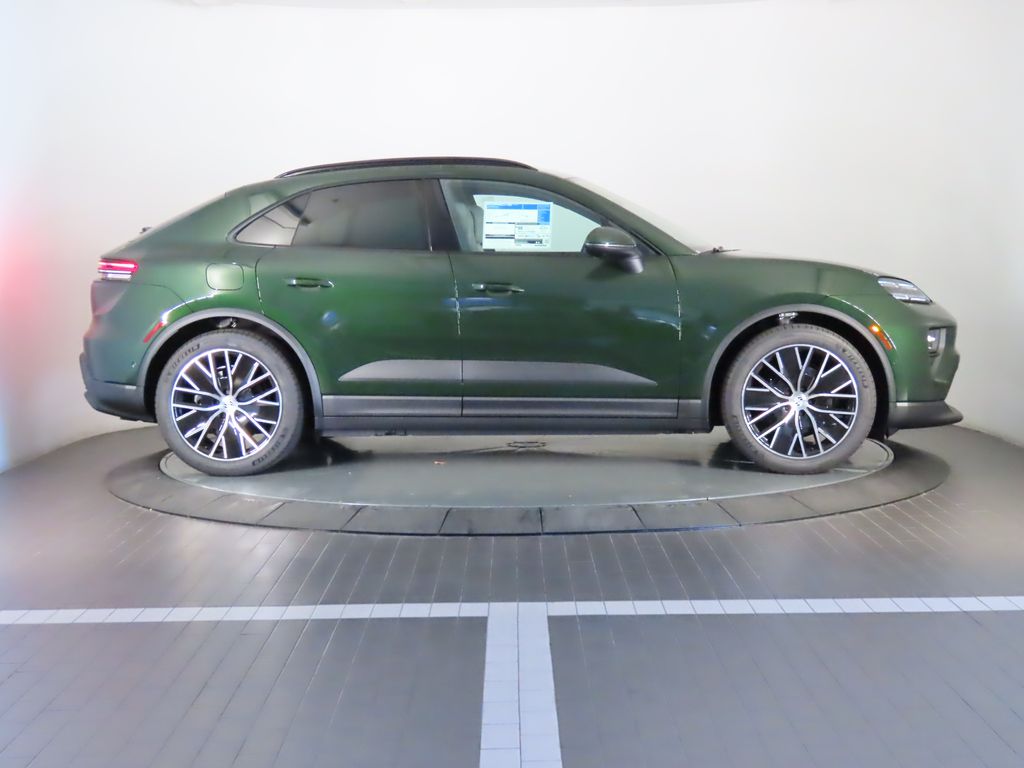 Thumbnail: 2025 Porsche Macan - 8