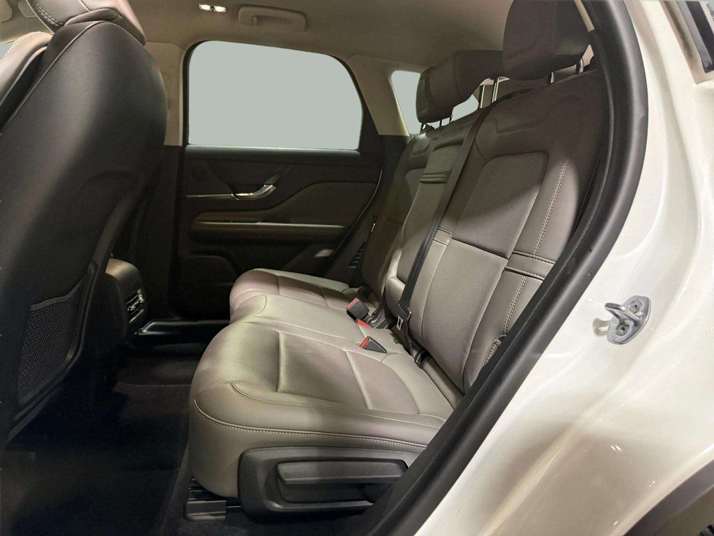 Certified Used 2023 Pristine White Metallic Tri-Coat Lincoln Reserve image 22