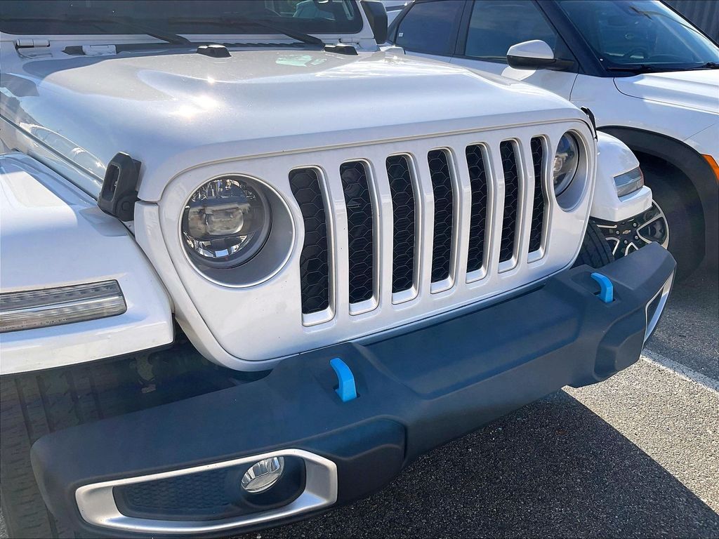 2023 Jeep Wrangler — photo 29