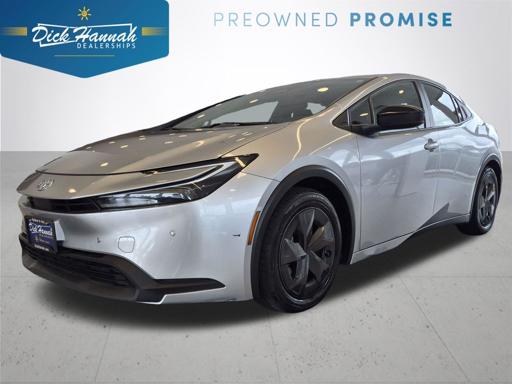 2025 Toyota Prius LE