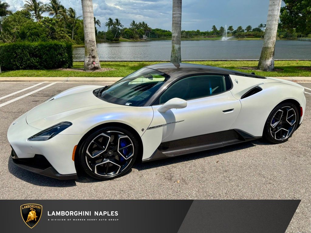 Bianco Audace 2022 Maserati MC20 RWD Coupe Rear-Wheel Drive 8-Speed Dual Clutch