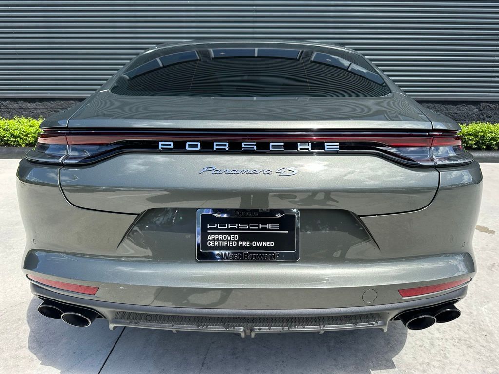 Thumbnail: 2023 Porsche Panamera - 11