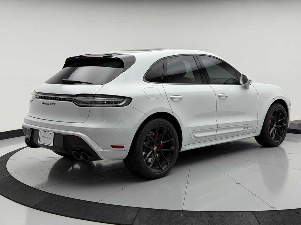 Thumbnail: 2023 Porsche Macan - 8