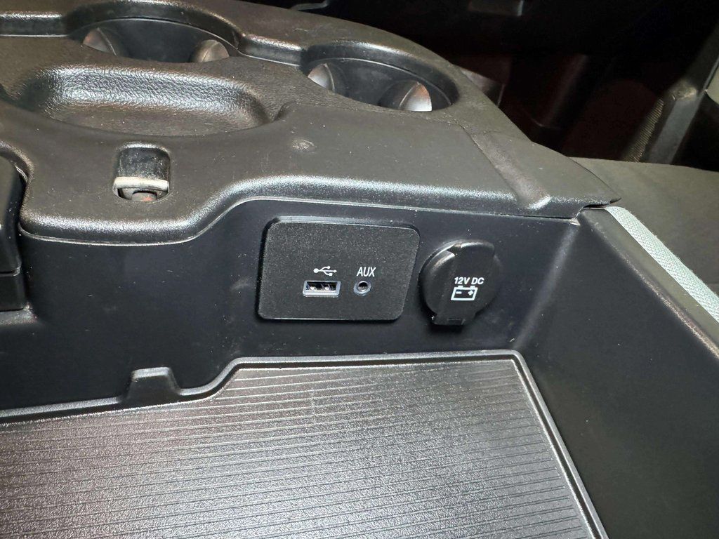 Used 2017 Brilliant Black Crystal Pearlcoat Ram SLT image 12