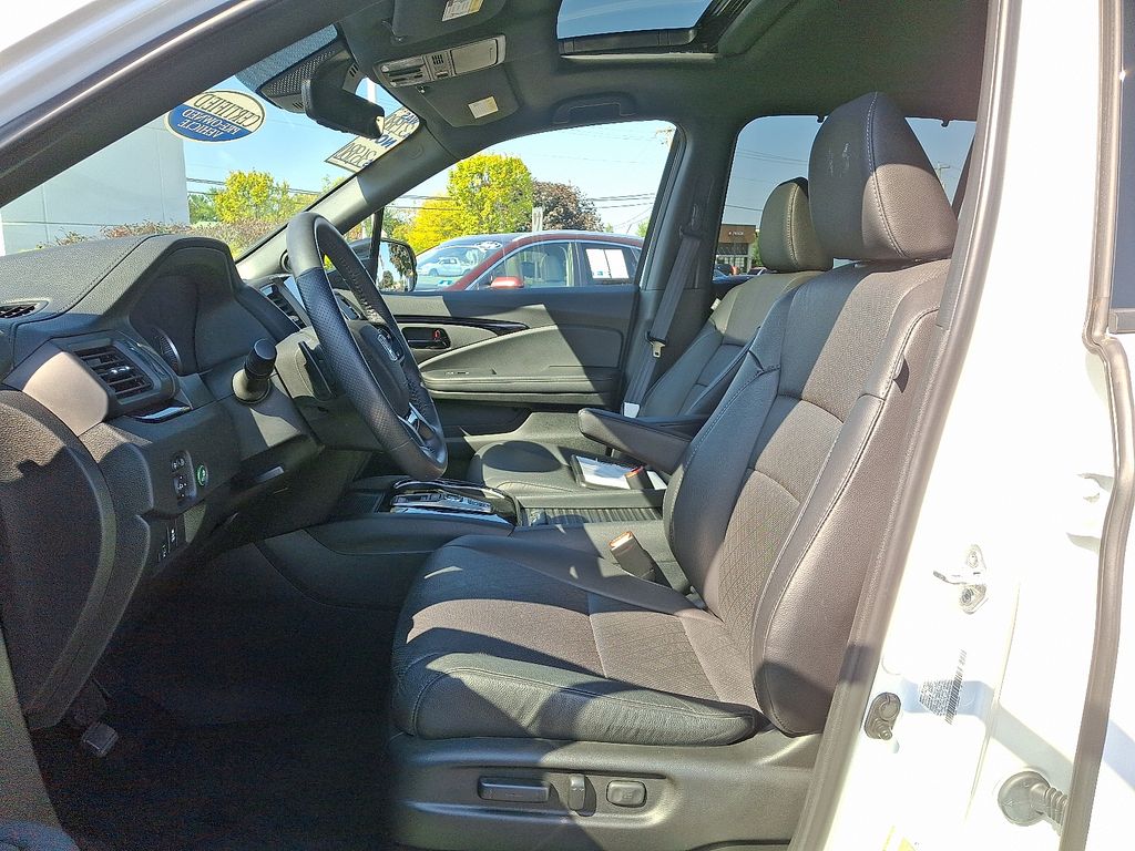 Thumbnail: 2022 Honda Passport - 14