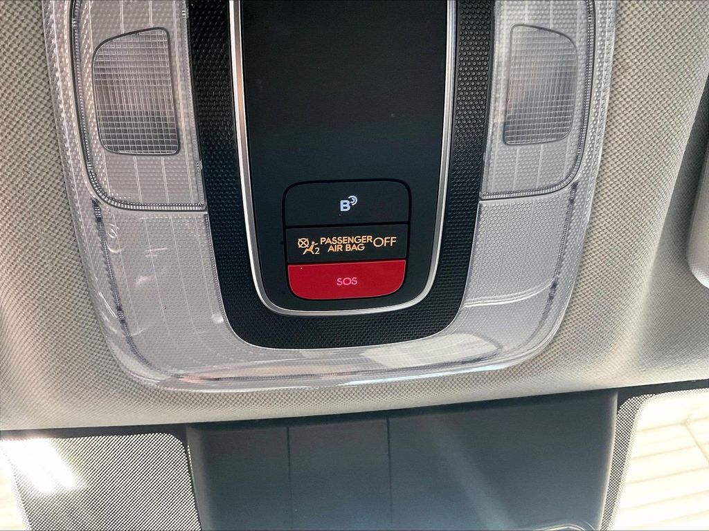 2023 Hyundai Elantra — photo 25