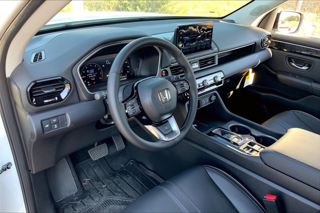 2025 Honda Pilot Elite 8