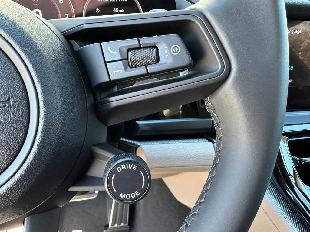 Thumbnail: 2026 Porsche Panamera - 16