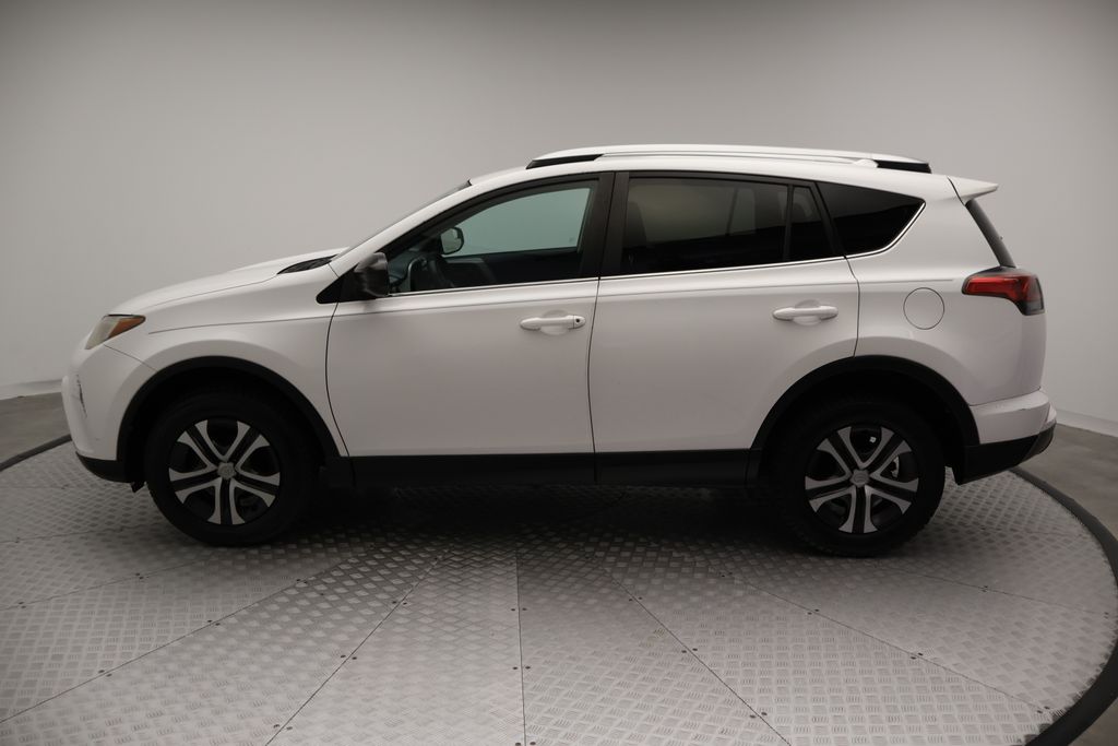Thumbnail: 2016 Toyota RAV4 - 12