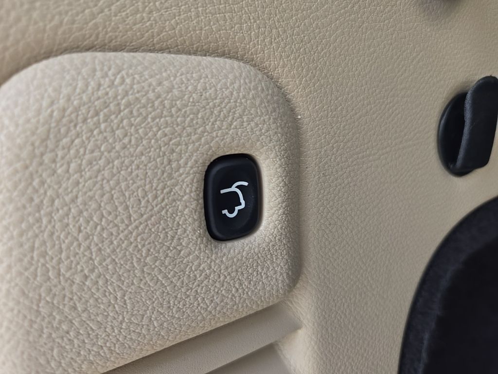 2017 Jeep Grand Cherokee Limited Edition 31