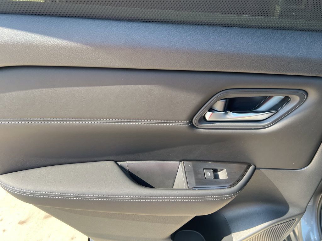 2025 Gun Metallic Nissan Rogue SV FWD SUV