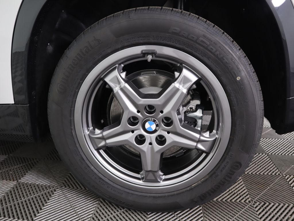 Thumbnail: 2025 BMW X1 - 32