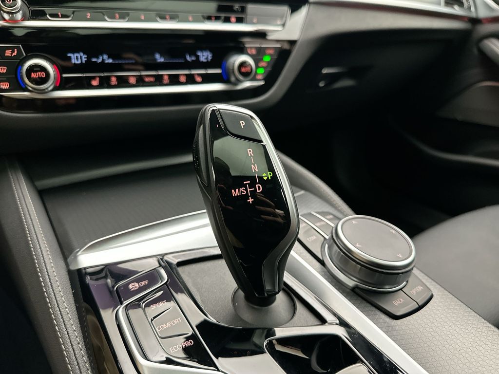 Thumbnail: 2022 BMW 5 Series - 11