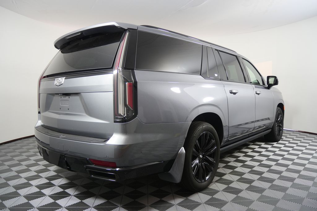 Thumbnail: 2022 Cadillac Escalade - 3