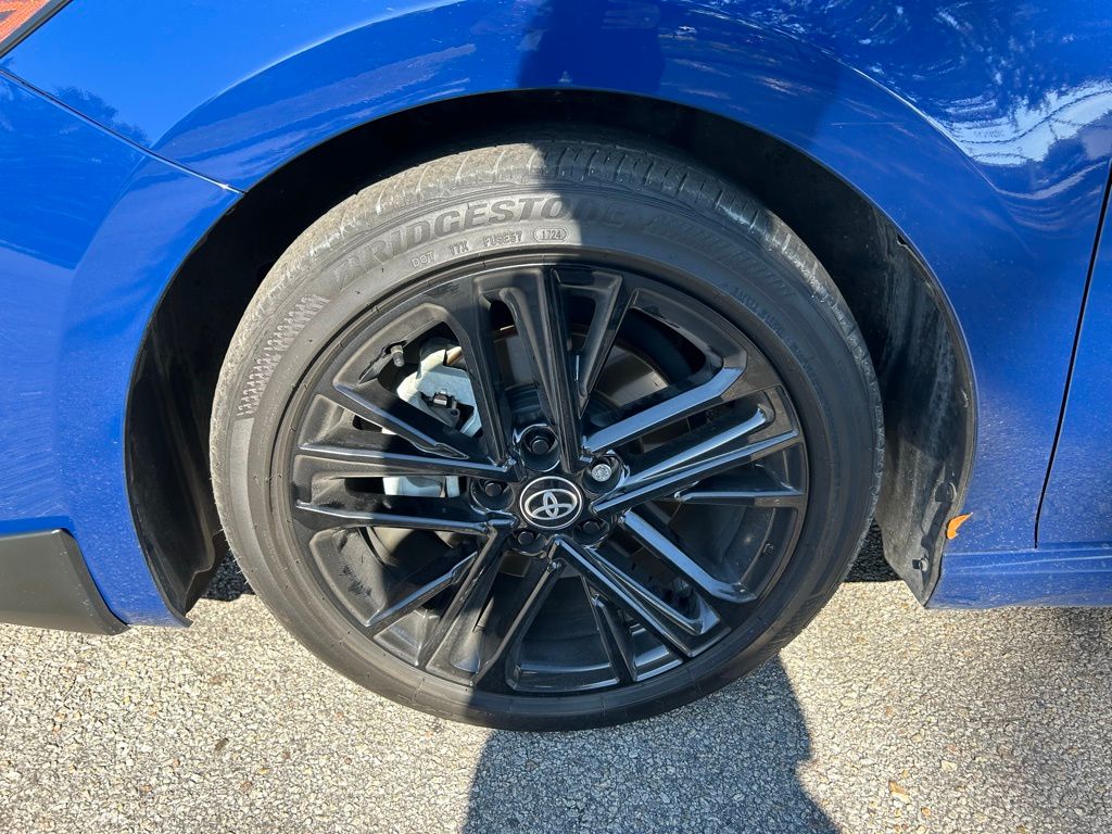 Thumbnail: 2025 Toyota Camry - 9