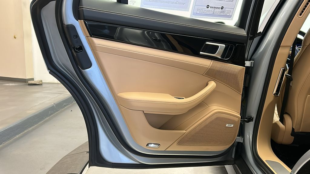 2020 Porsche Panamera Base 23