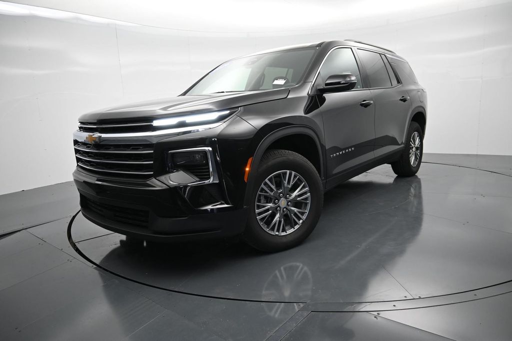 Mosaic Black Metallic 2026 Chevrolet Traverse SUV / Crossover Front-Wheel Drive 8-Speed Automatic