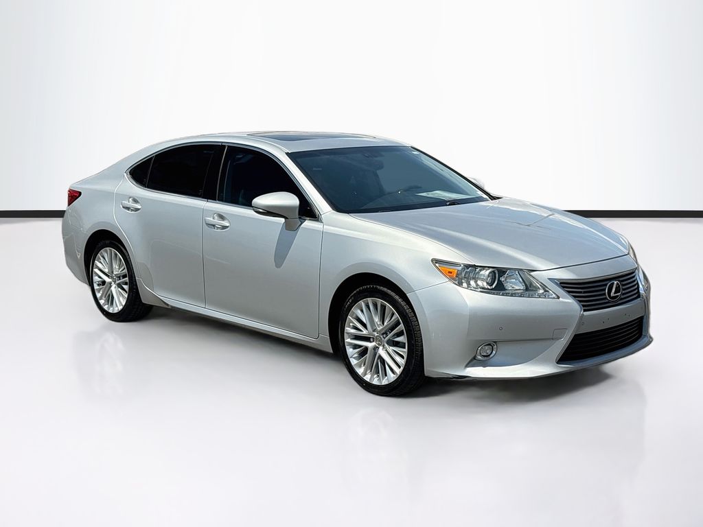 Thumbnail: 2014 Lexus ES - 3