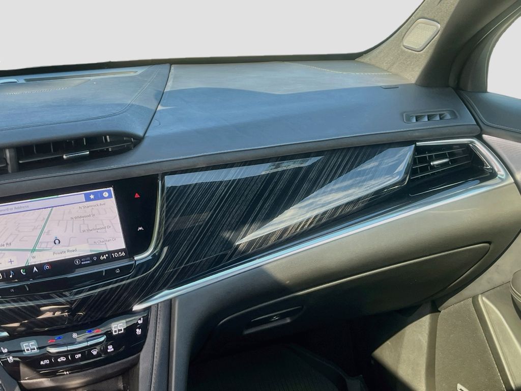 Used 2025 Silver Cadillac Premium Luxury image 25