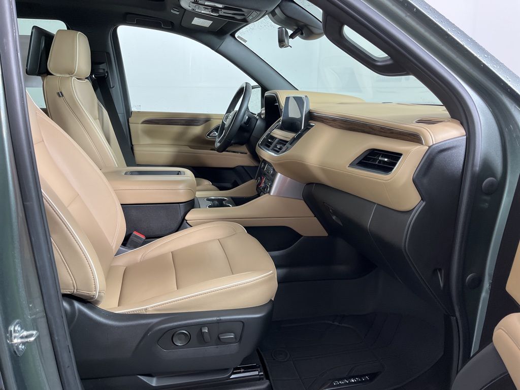 Thumbnail: 2023 Chevrolet Tahoe - 8