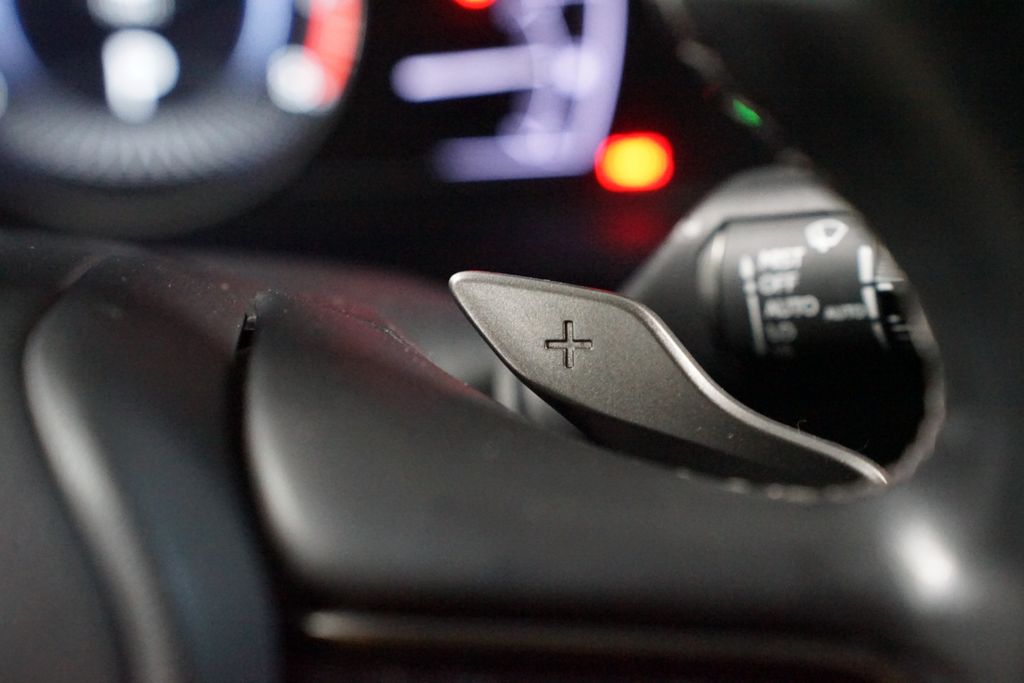 Thumbnail: 2021 Lexus ES - 15