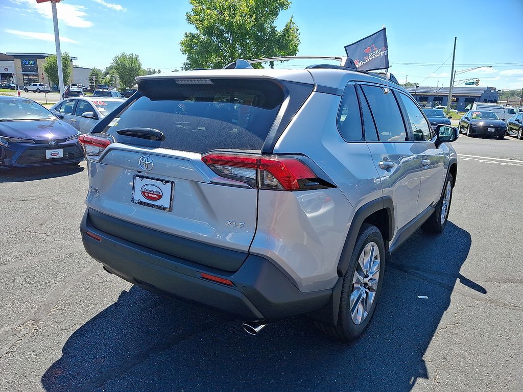 Thumbnail: 2025 Toyota RAV4 - 6