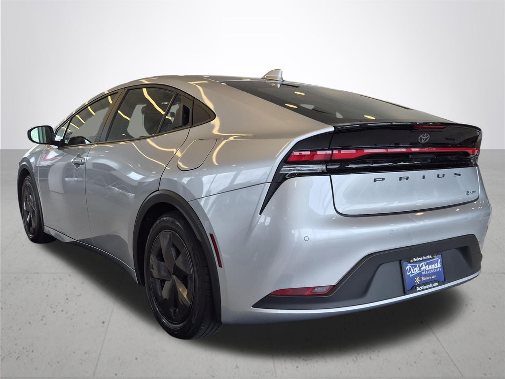 2025 Toyota Prius LE