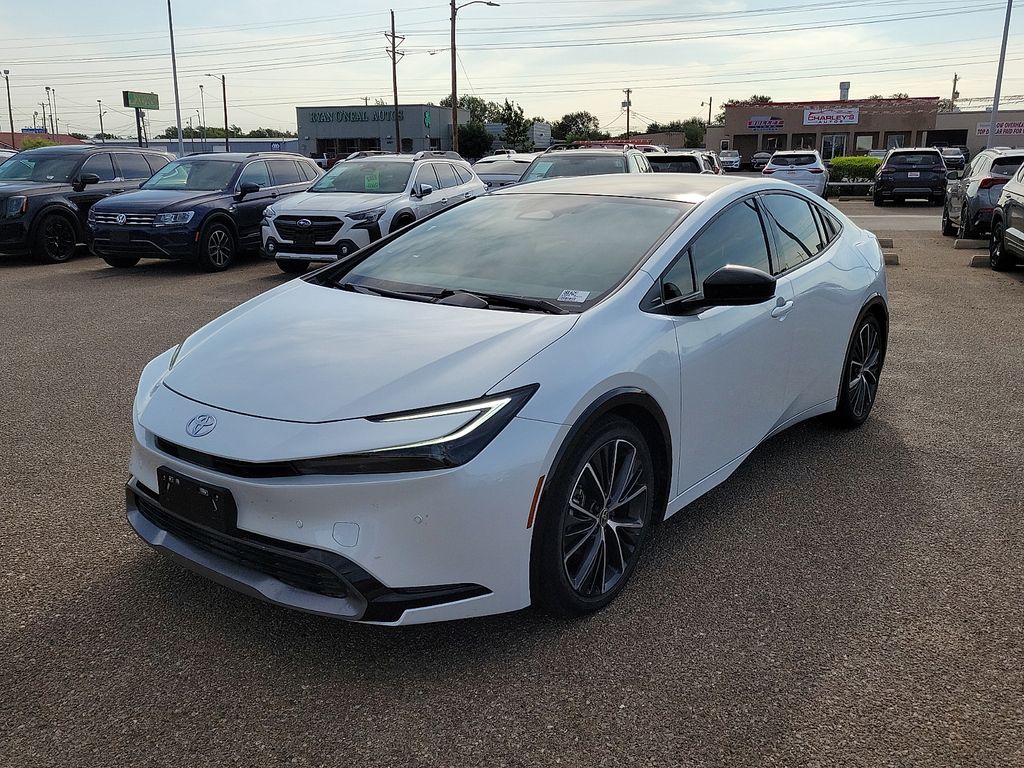 2023 Toyota Prius XLE - 3