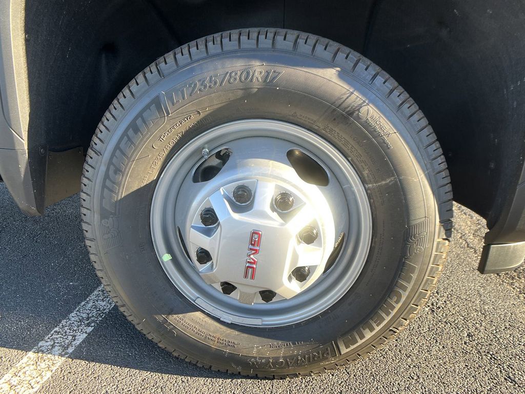 new 2025 GMC Sierra 3500HD car, priced at $55,218