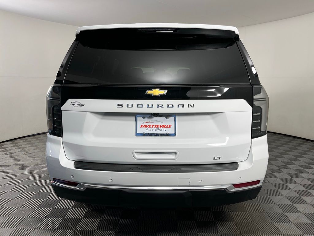 2025 Chevrolet Suburban LT 4