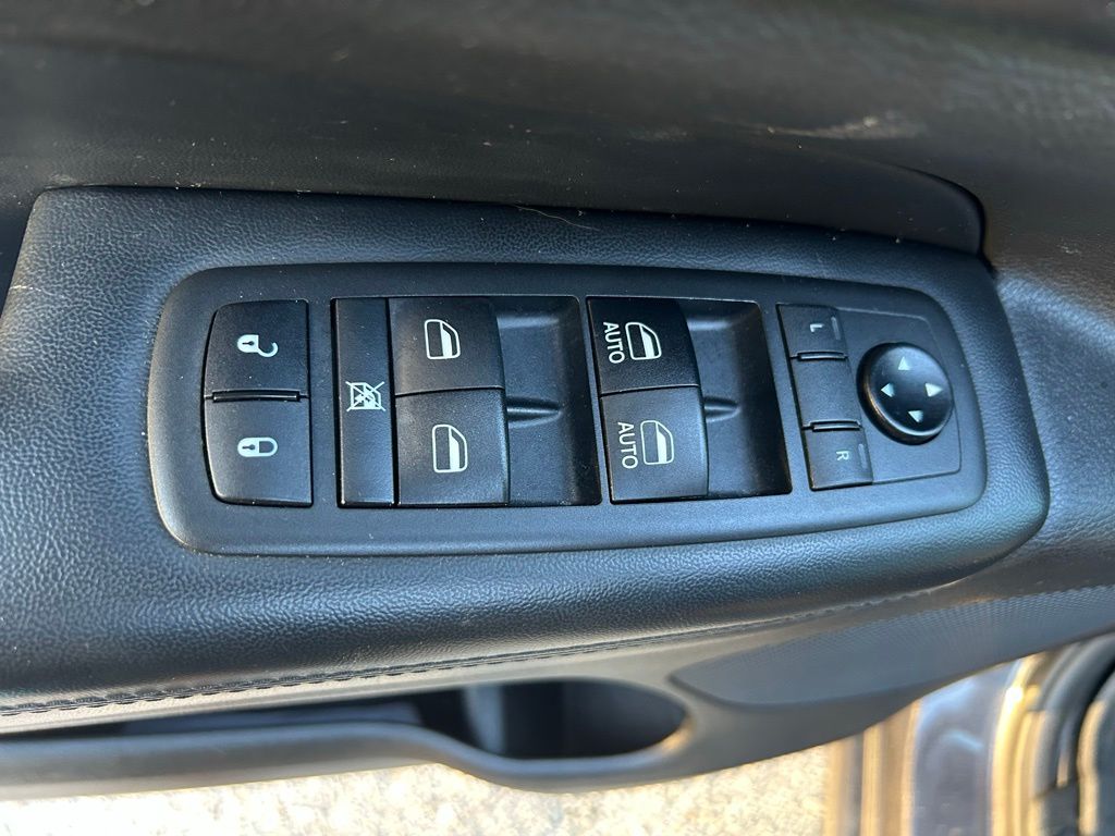 Thumbnail: 2018 Jeep Grand Cherokee - 16