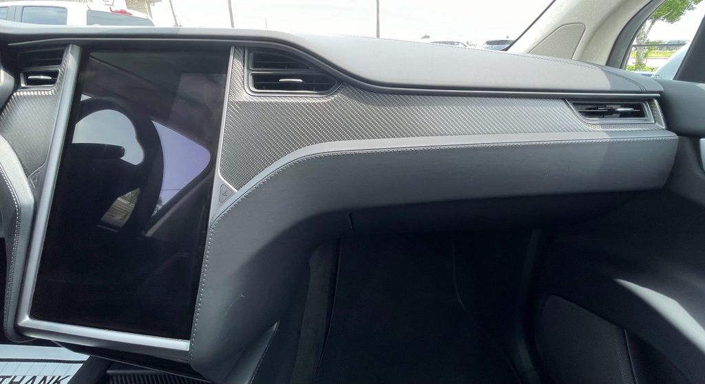 2018 Tesla Model X 75D Silver at Autostrade