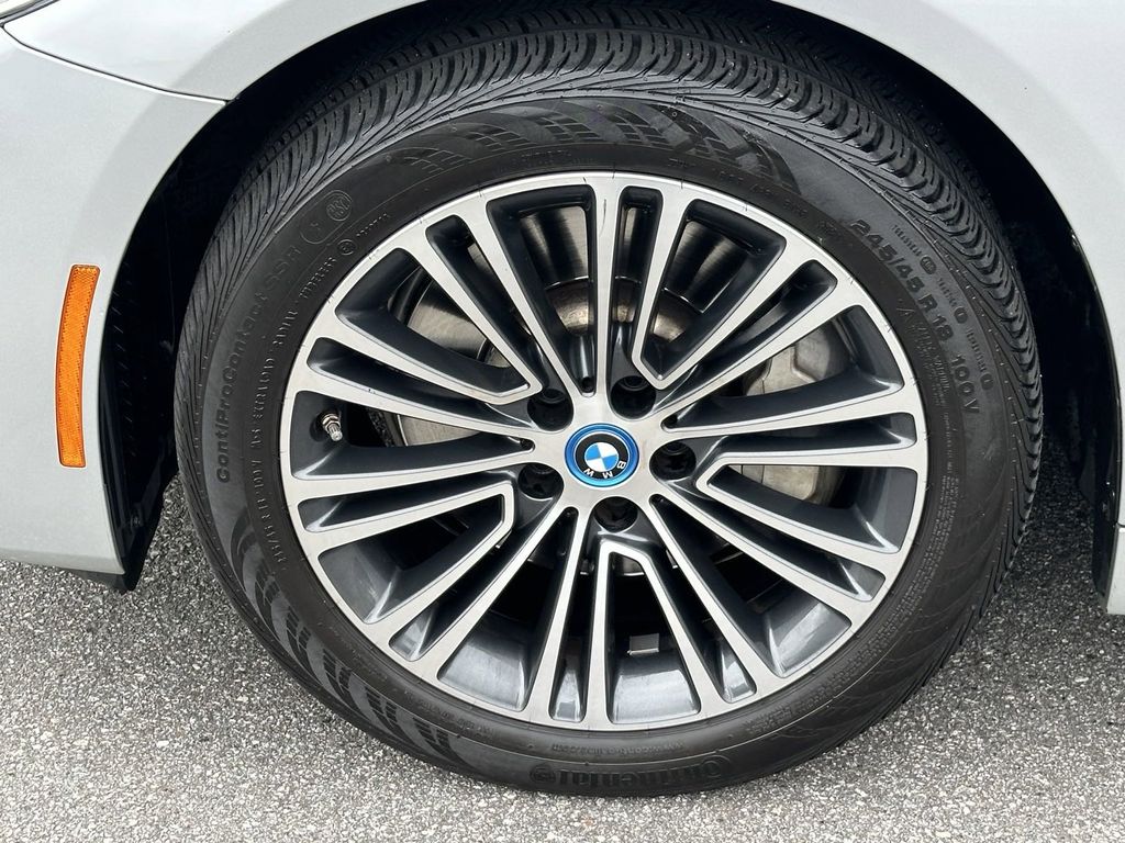 2019 BMW 5 Series 530e iPerformance 13