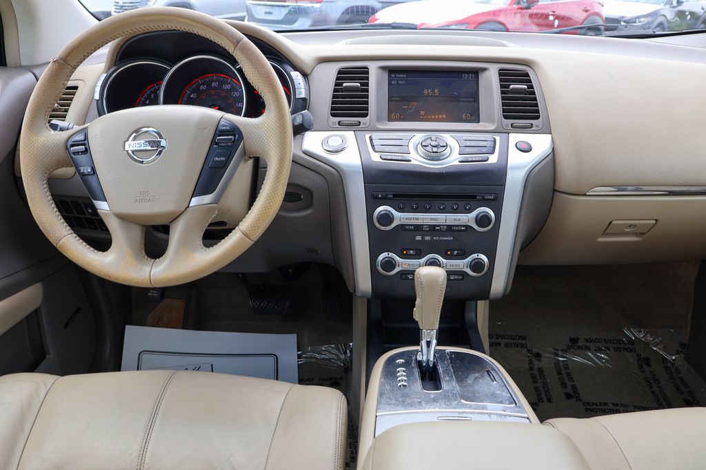 2010 Nissan Murano SL 32