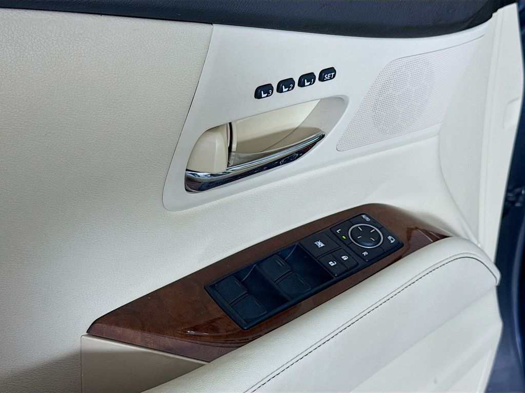 Thumbnail: 2014 Lexus RX - 18