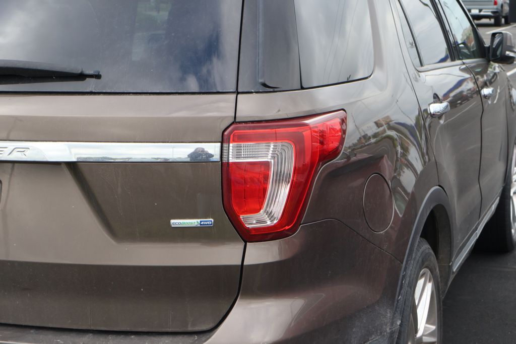 2016 Ford Explorer Limited 9