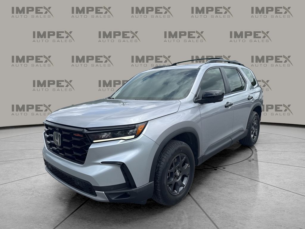 2025 Honda Pilot TrailSport AWD's photo