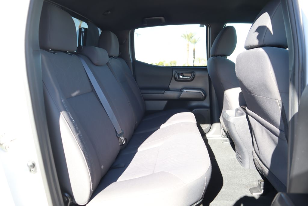 Thumbnail: 2019 Toyota Tacoma - 21