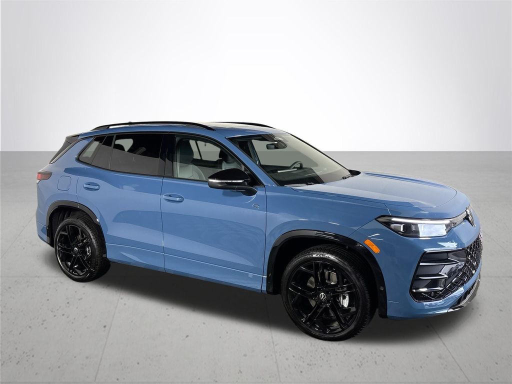 2025 Volkswagen Tiguan SE R-Line Black photo 3