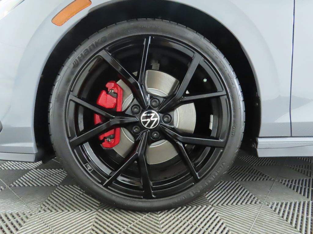 2024 Volkswagen Golf GTI SE 31