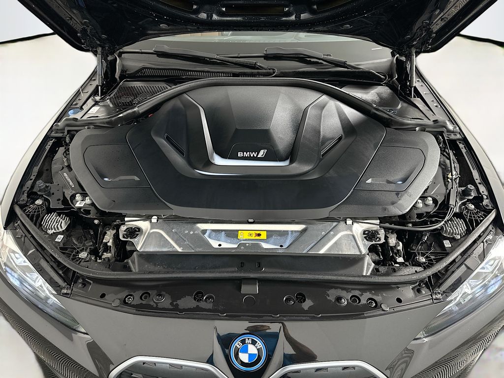 Thumbnail: 2023 BMW i4 - 31